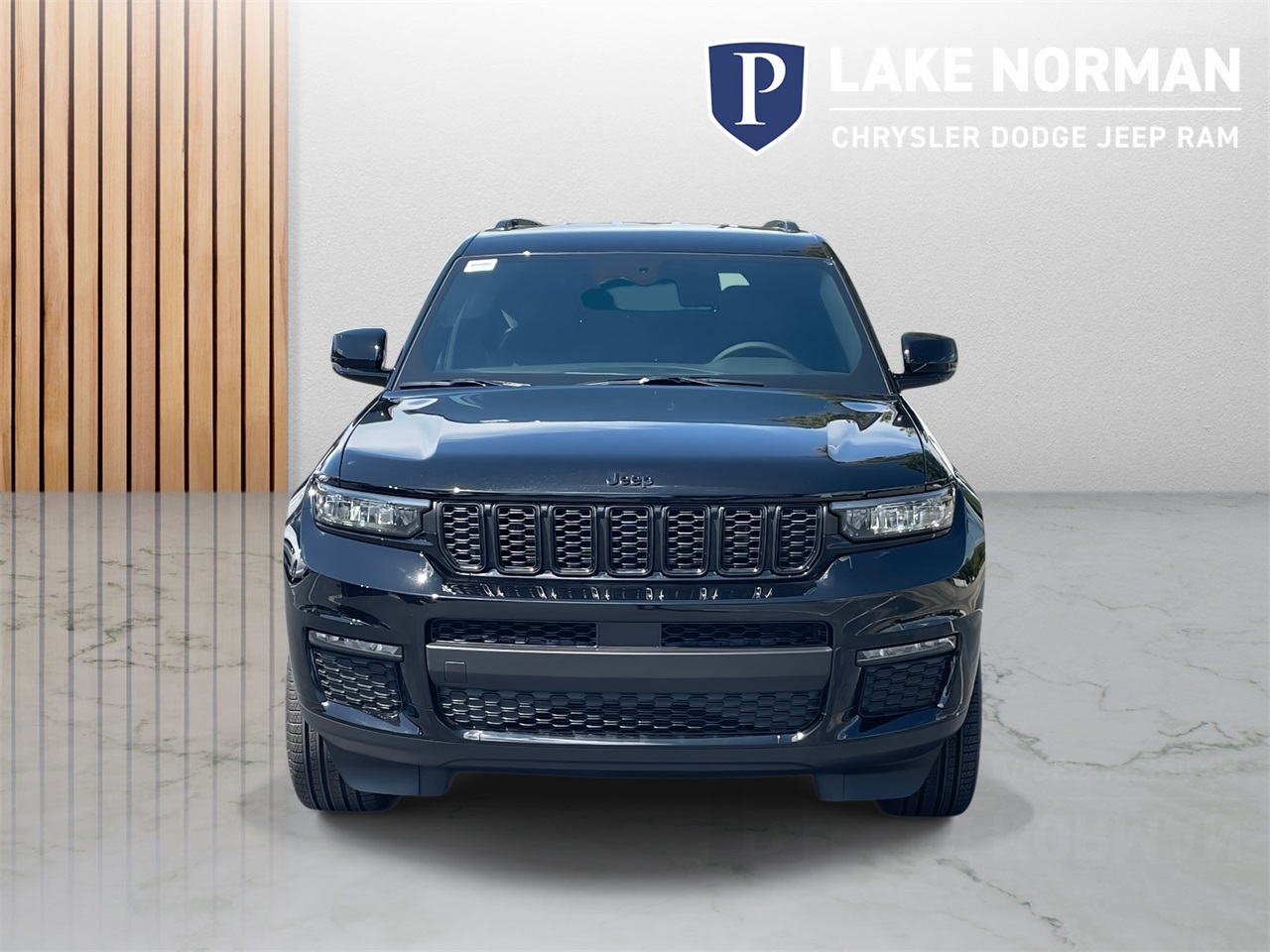 2025 Jeep Grand Cherokee Limited photo 2