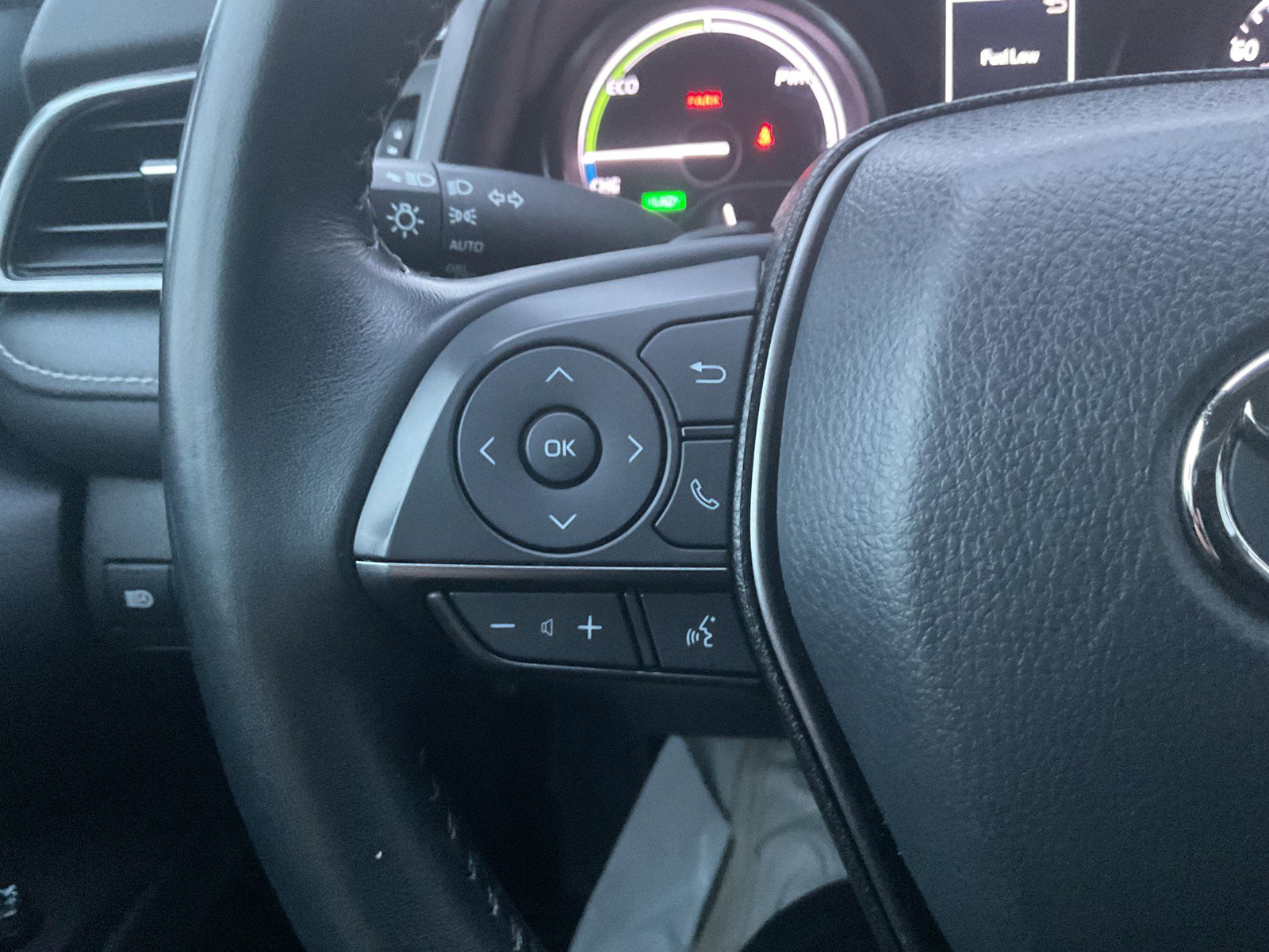 2023 Toyota Camry SE photo 18