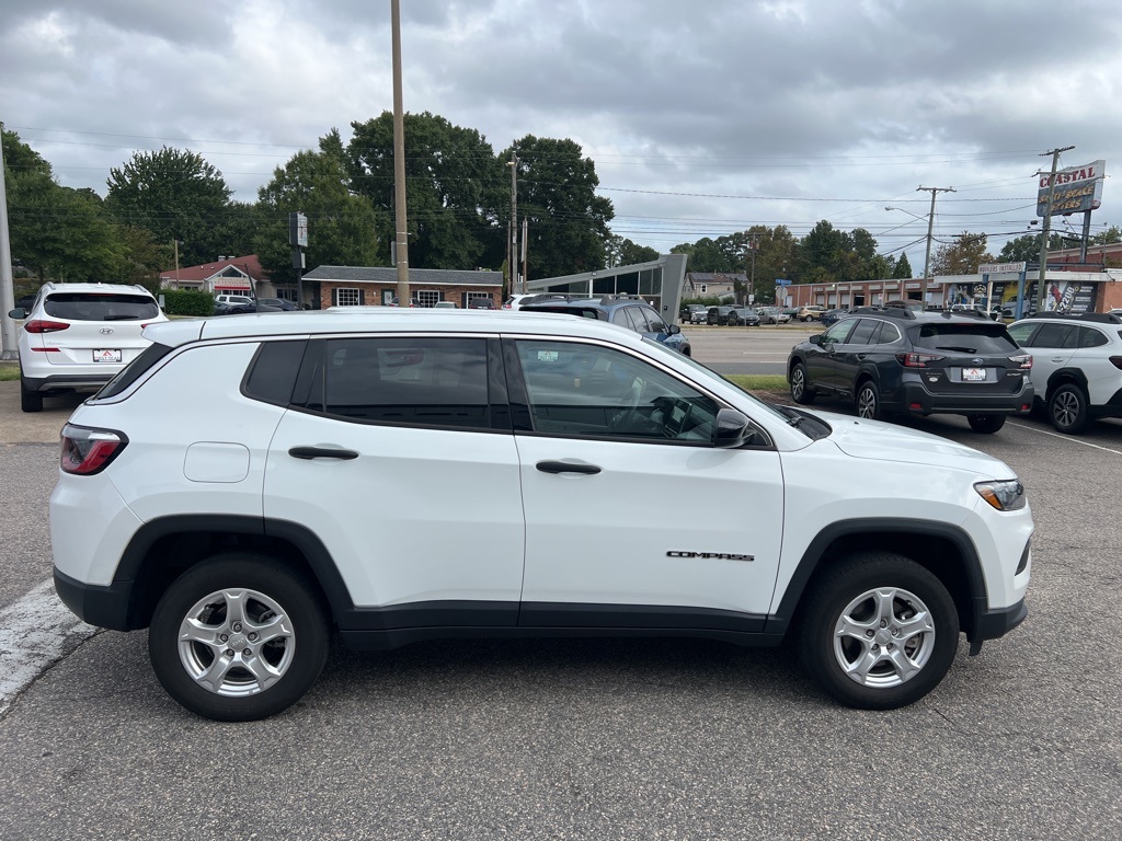 2022 Jeep Compass Sport photo 3