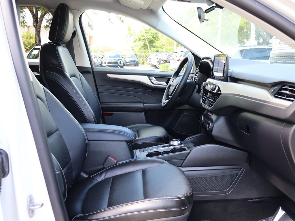 2022 Ford Escape SEL photo 33
