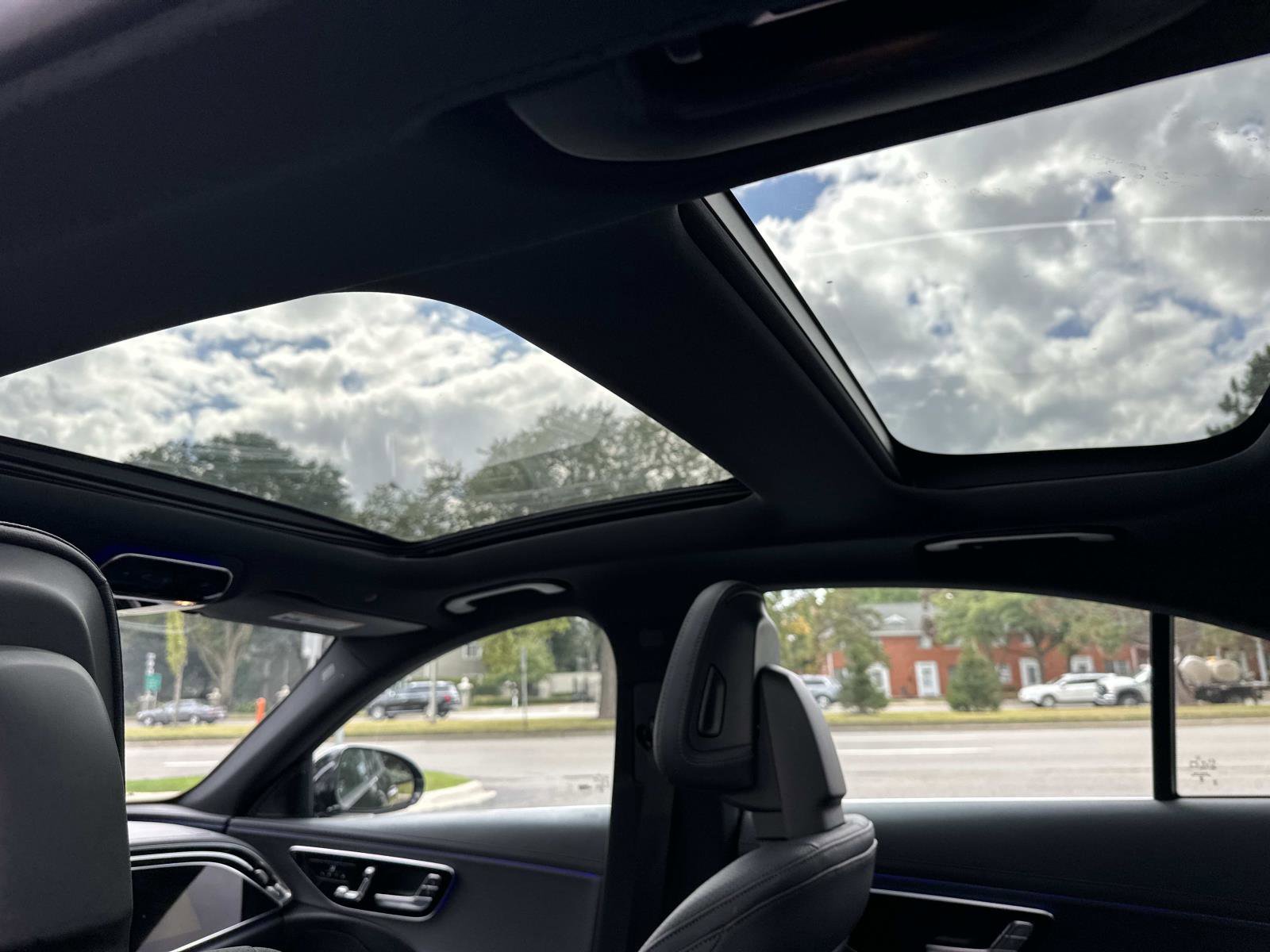 2025 Mercedes Benz E 350 4MATIC photo 10