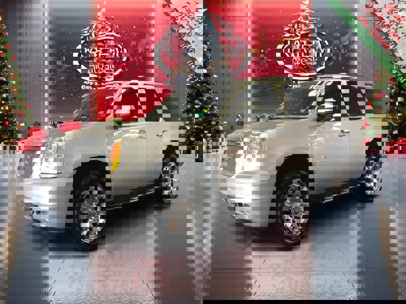 2010 GMC Yukon SLT1's photo