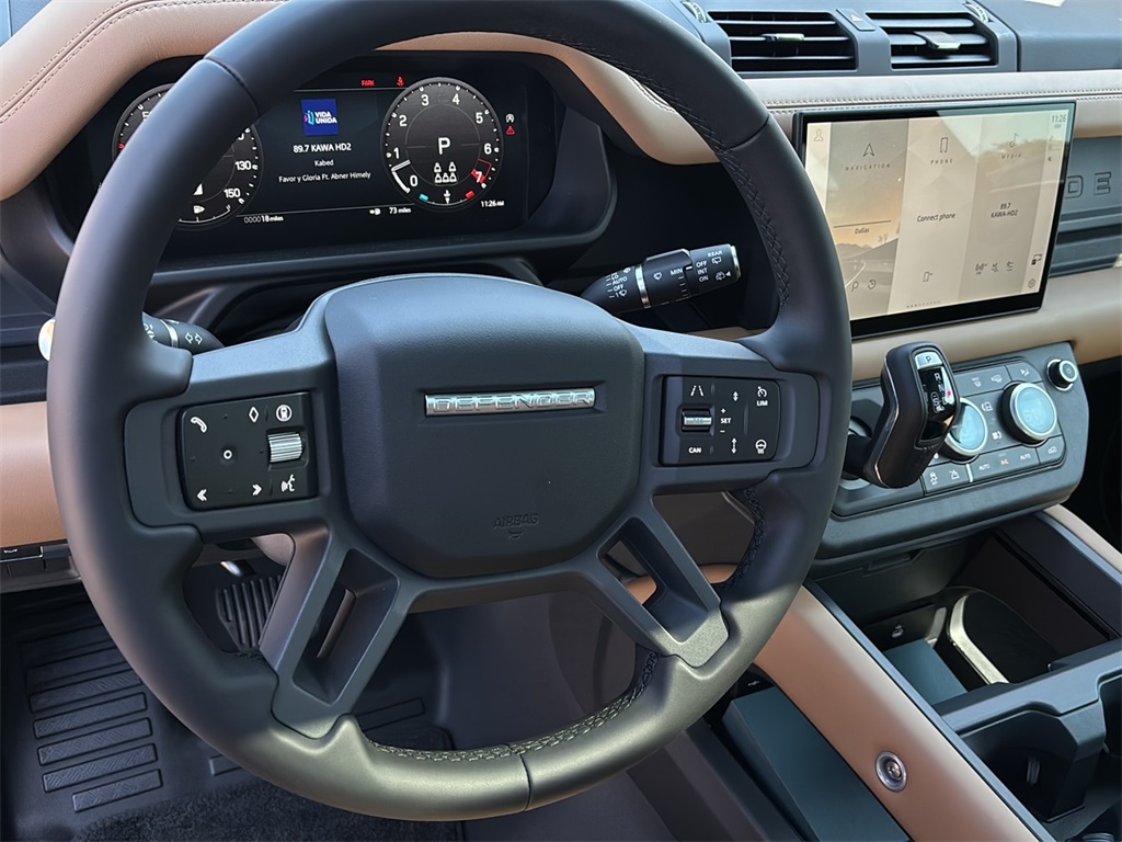 2025 Land Rover Defender 130 X-Dynamic SE photo 10