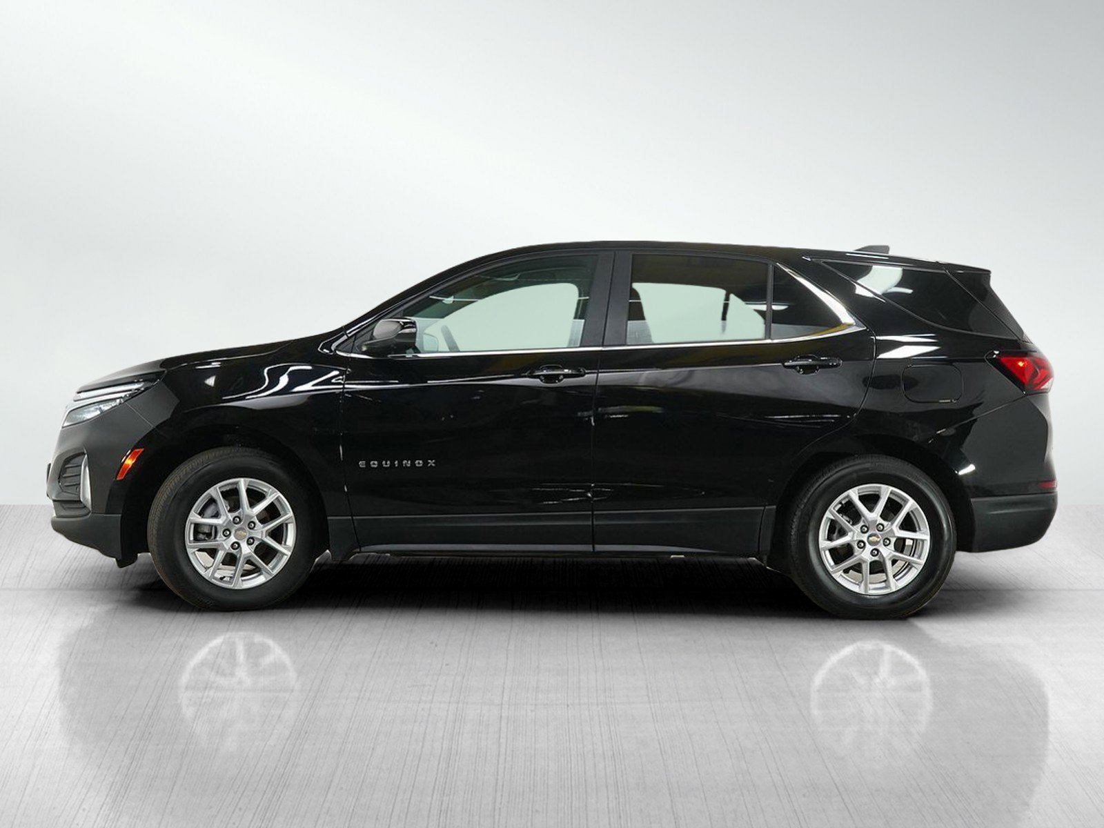 Used 2024 Chevrolet Equinox LT with VIN 3GNAXUEG1RL240761 for sale in Roseville, Minnesota