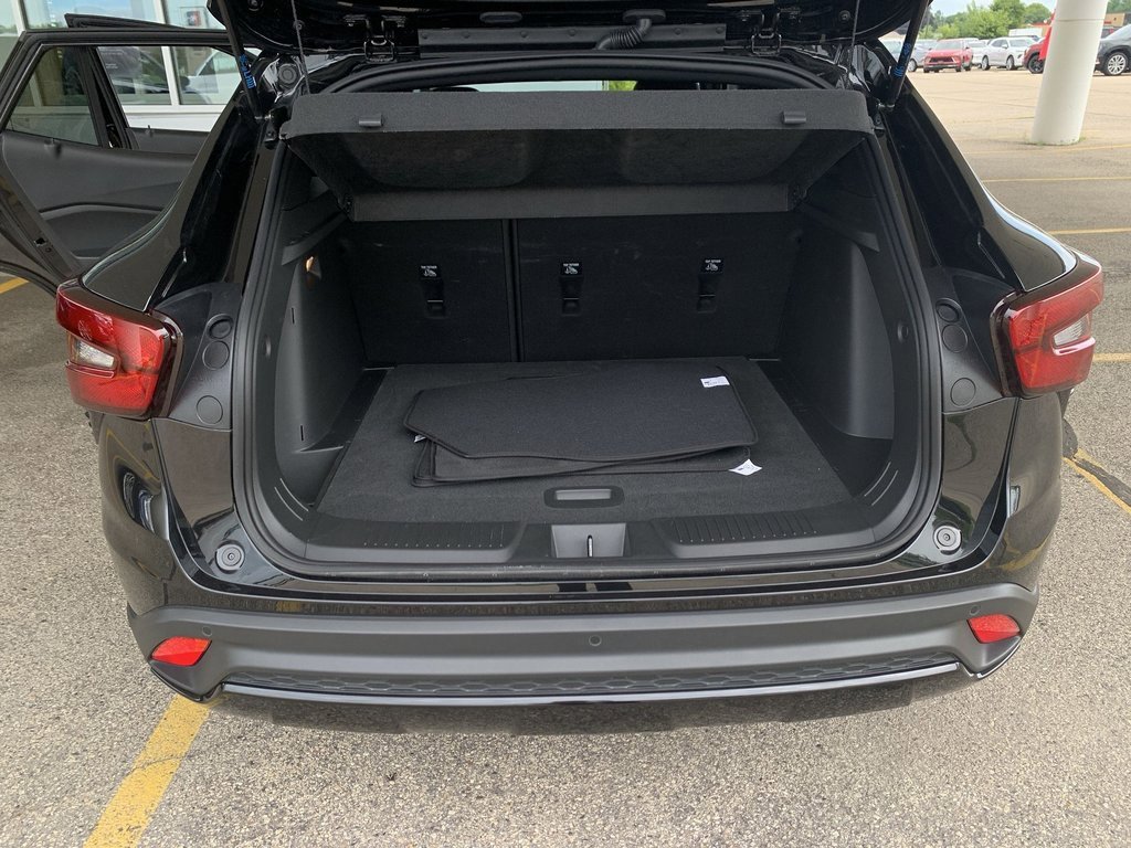 2025 Chevrolet Trax photo 14