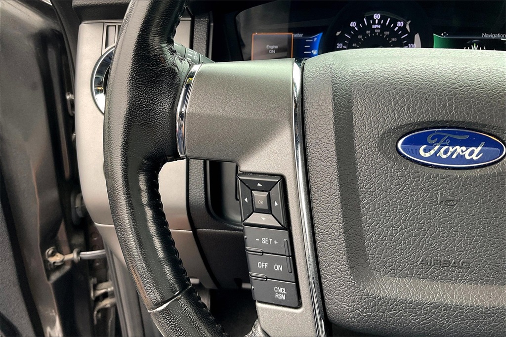 2016 Ford Expedition Platinum photo 16