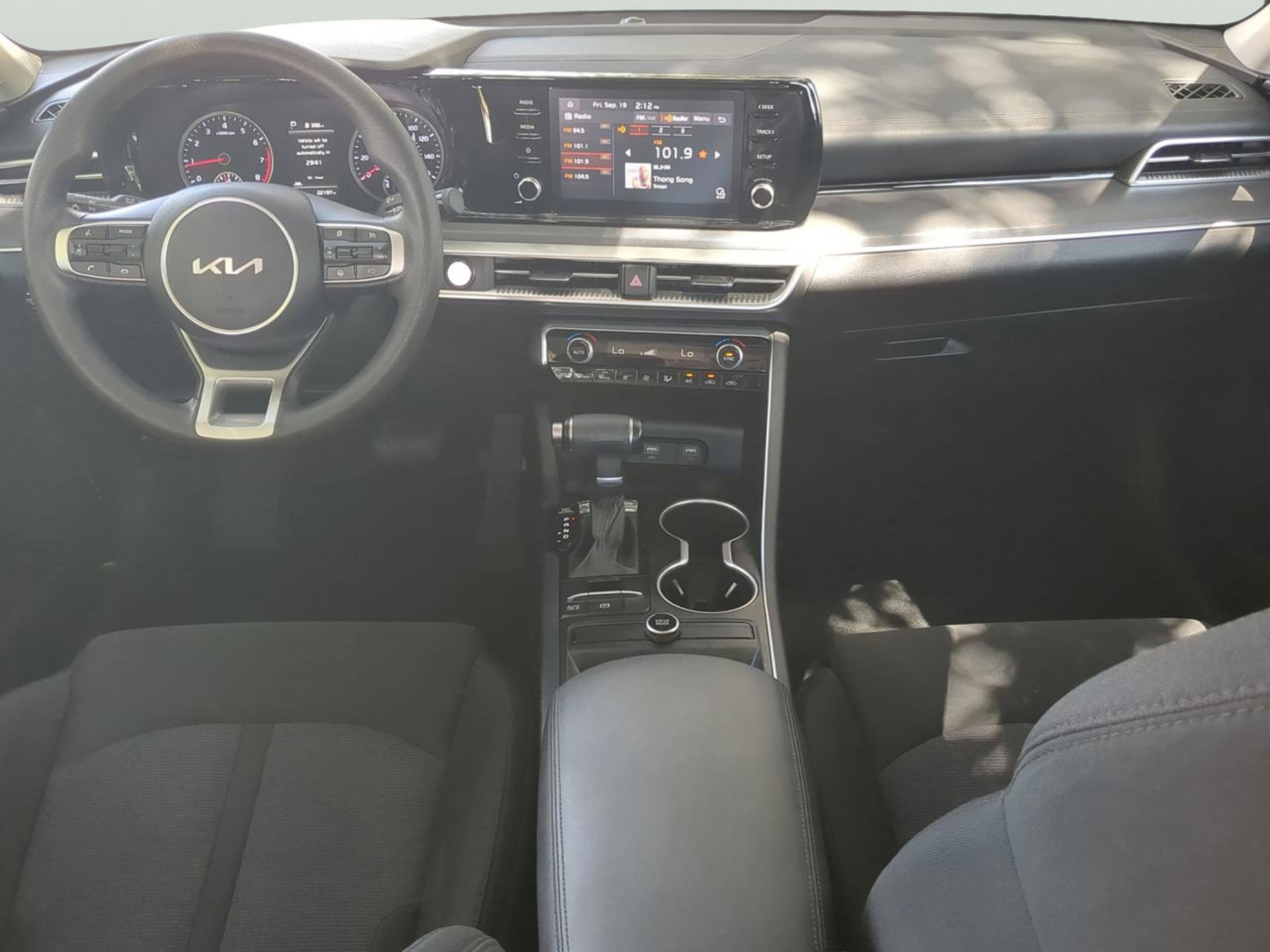 2024 Kia K5 LXS photo 12