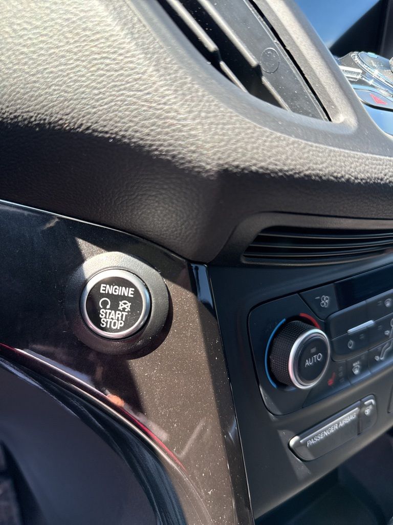 2019 Ford Escape Titanium photo 11