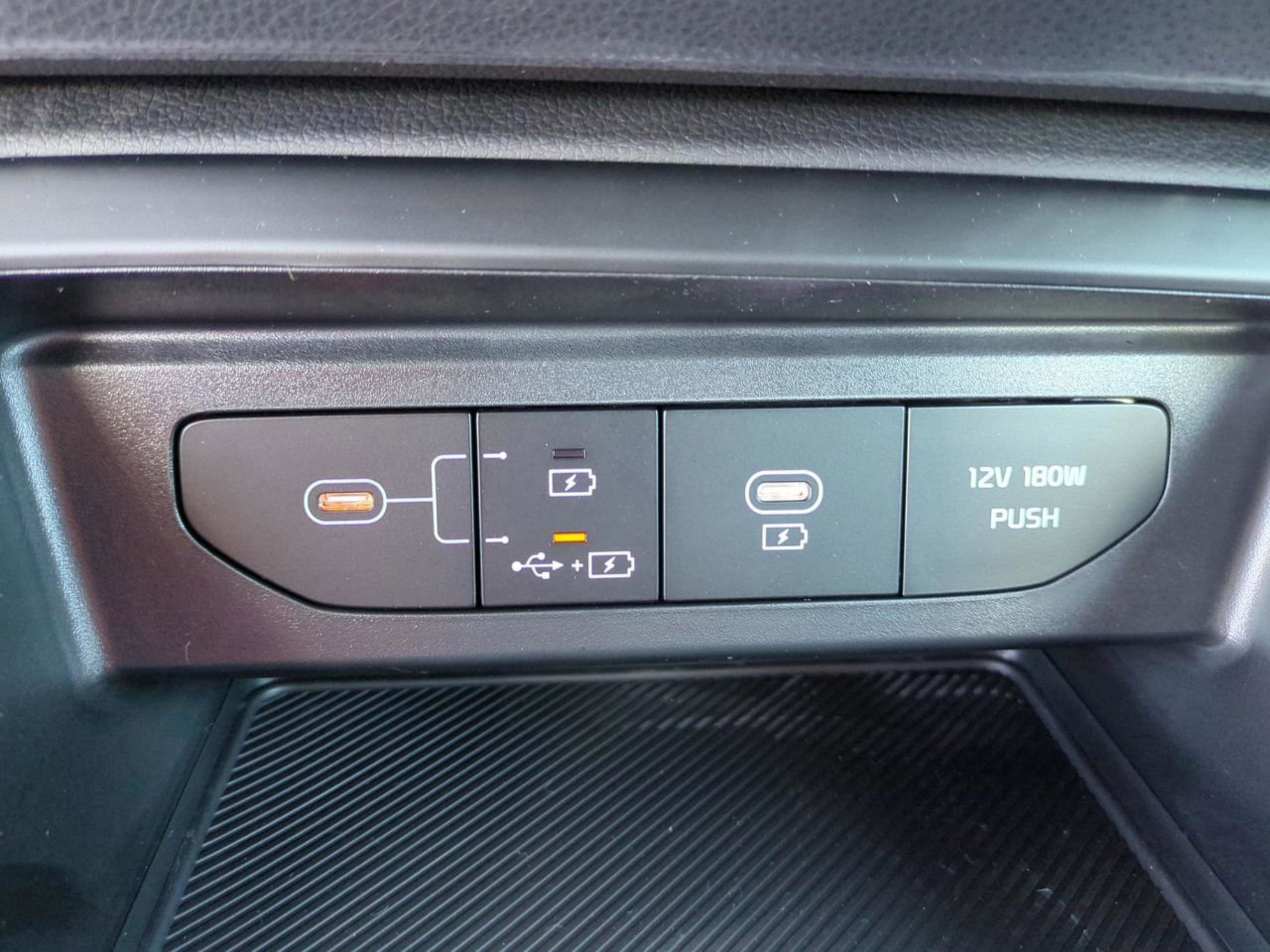 2025 Kia K5 LXS photo 9