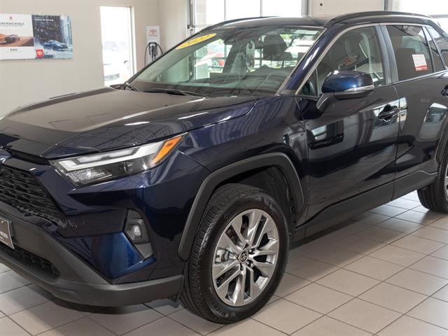 2022 Toyota RAV4 XLE Premium photo 4
