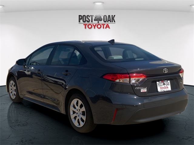 2025 Toyota Corolla LE photo 5