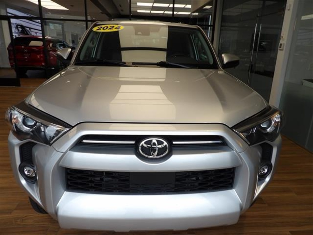 2024 Toyota 4Runner SR5 photo 2