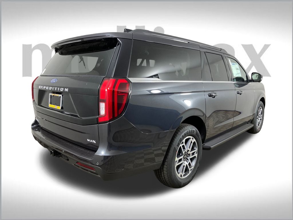 2025 Ford Expedition MAX photo 3