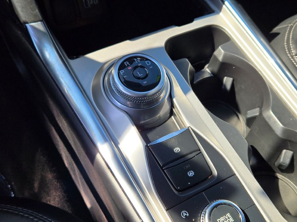 2023 Ford Explorer XLT photo 28