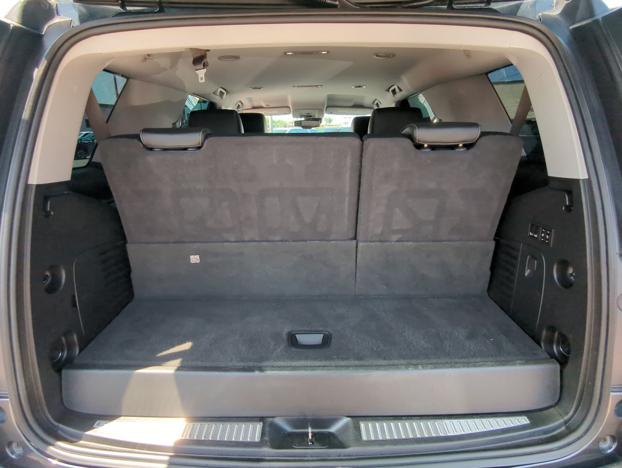 2020 Chevrolet Tahoe LT photo 24