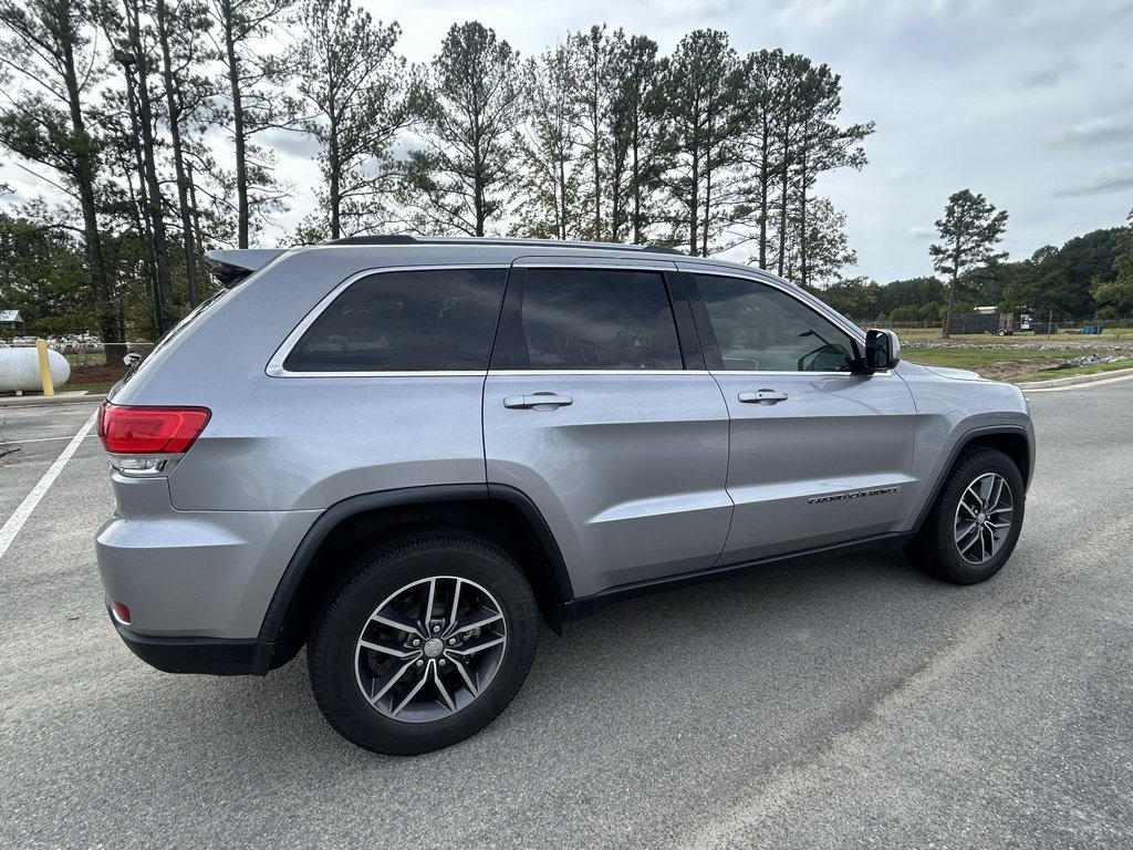2018 Jeep Grand Cherokee Laredo E photo 3