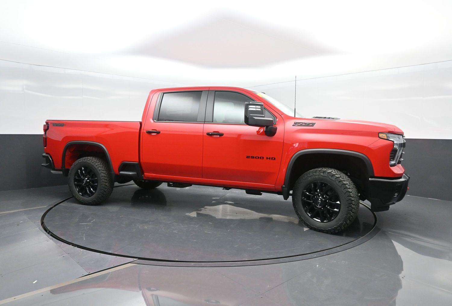 2026 Chevrolet Silverado LT photo 2