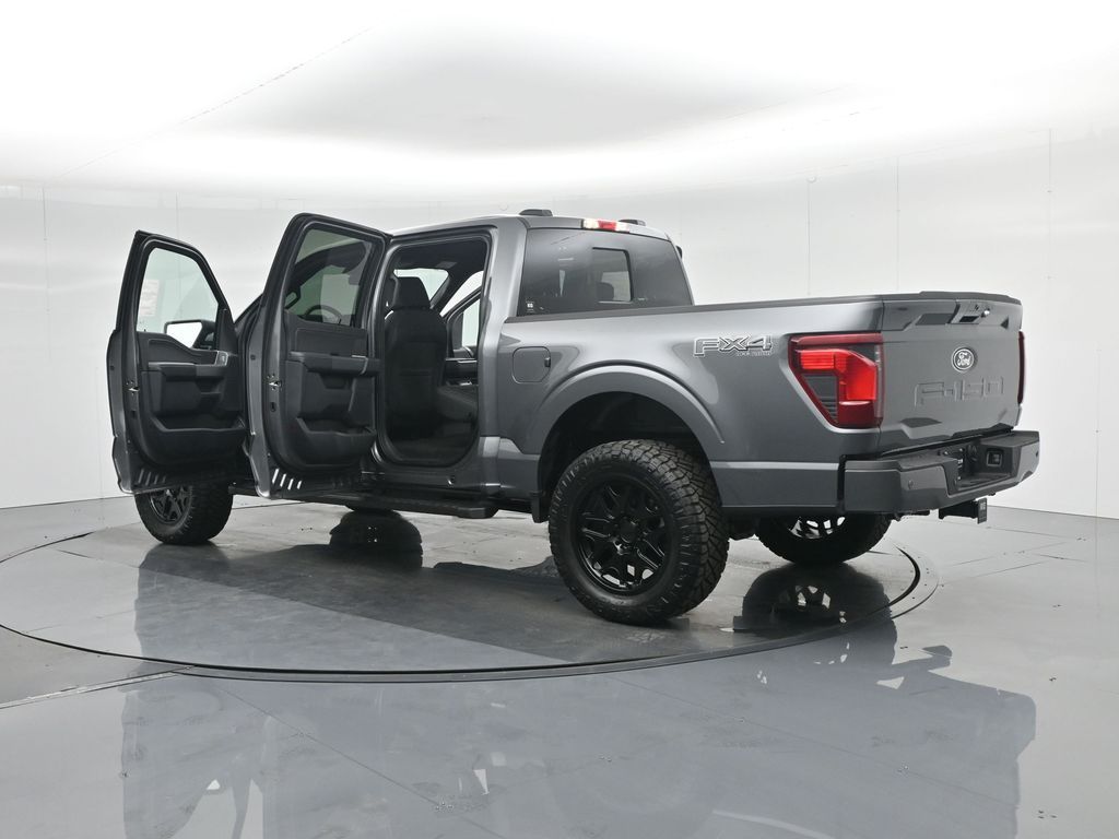 2025 Ford F-150 XLT photo 32
