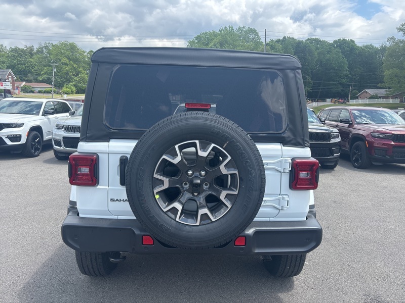 2025 Jeep Wrangler Sahara photo 3