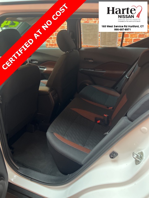 2024 Nissan Kicks SR photo 9