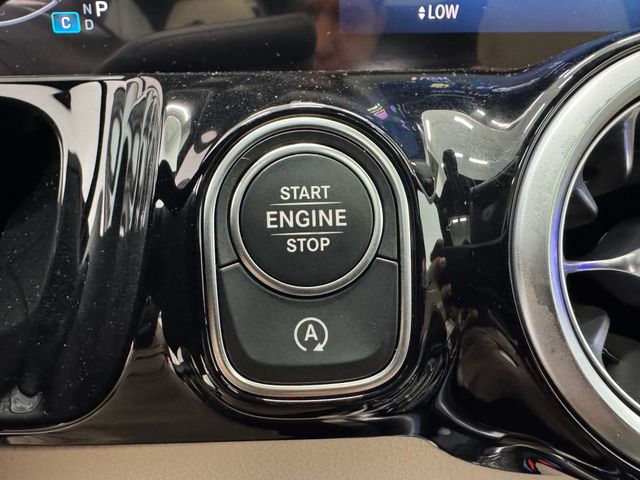 2025 Mercedes Benz GLA 250 photo 25