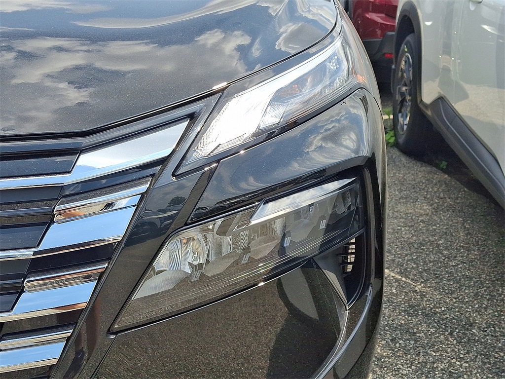2026 Nissan Rogue SV photo 4