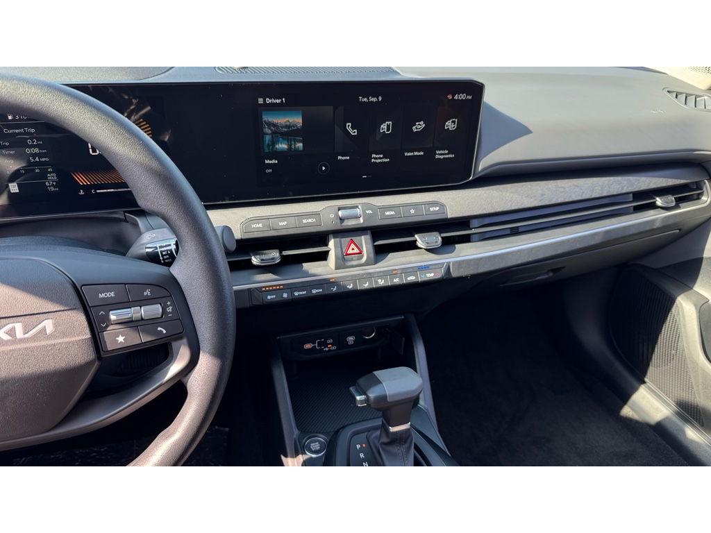 2025 Kia K4 LXS photo 14