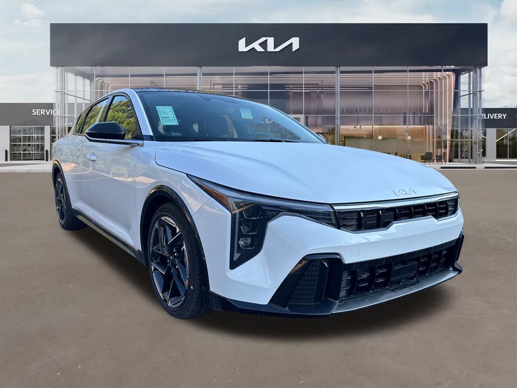 2025 Kia K4 GT-Line's photo