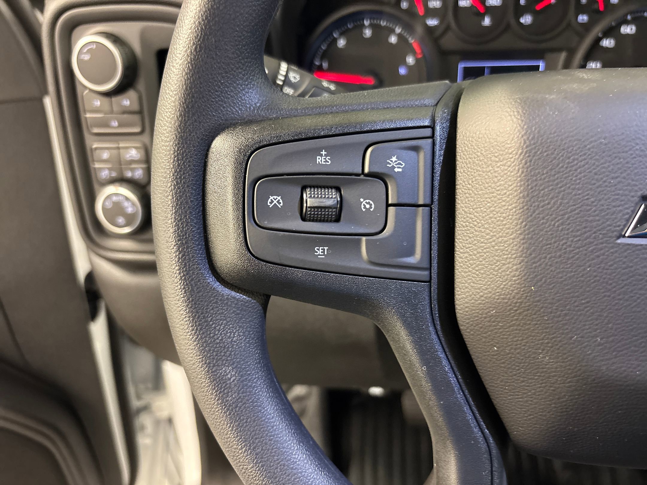 2025 Chevrolet Silverado 3500HD photo 13