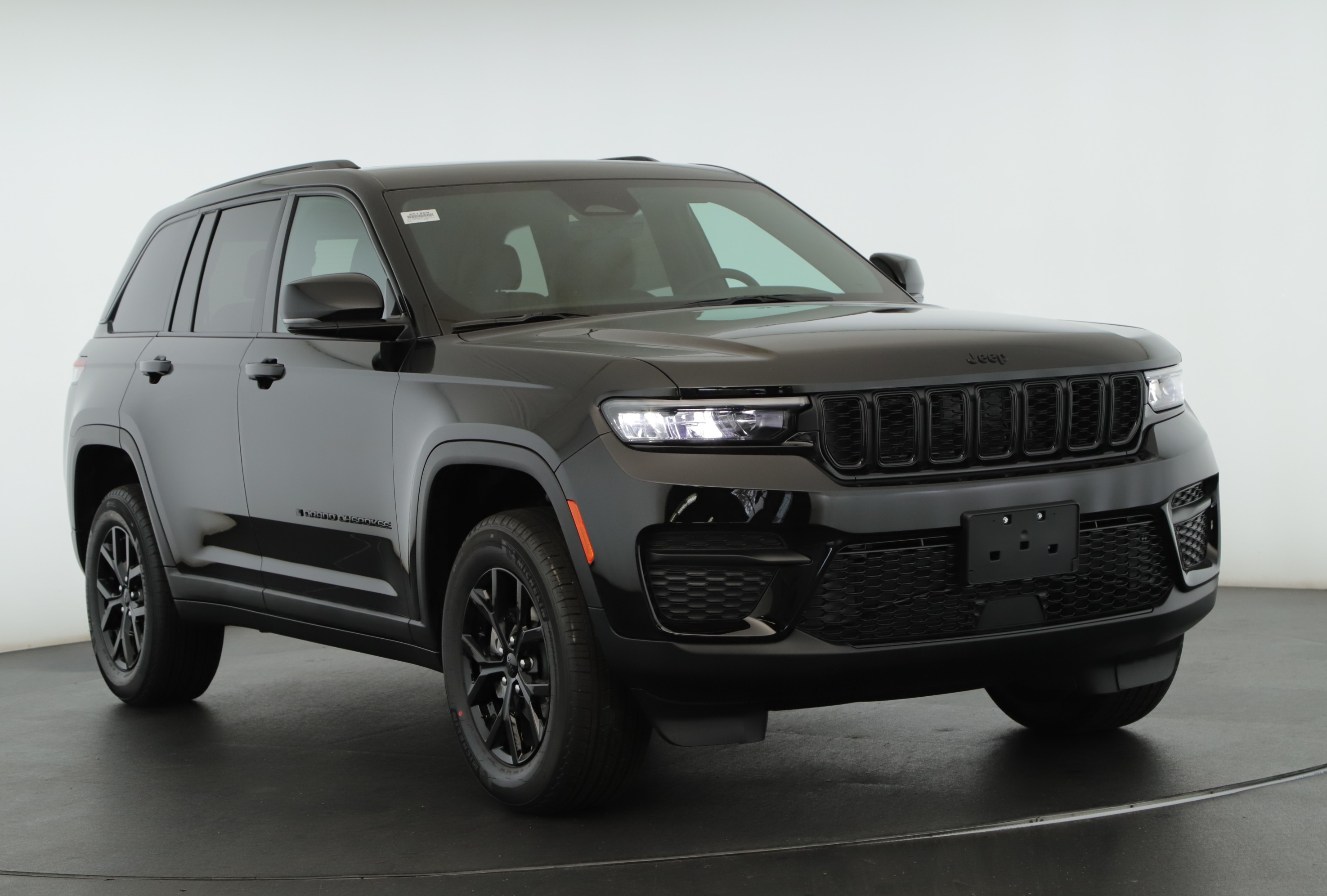 2025 Jeep Grand Cherokee Altitude's photo