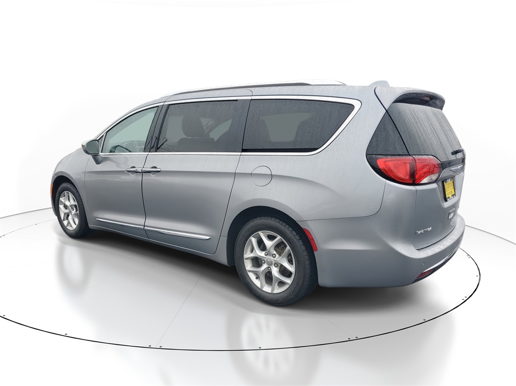 2020 Chrysler Pacifica Limited photo 3