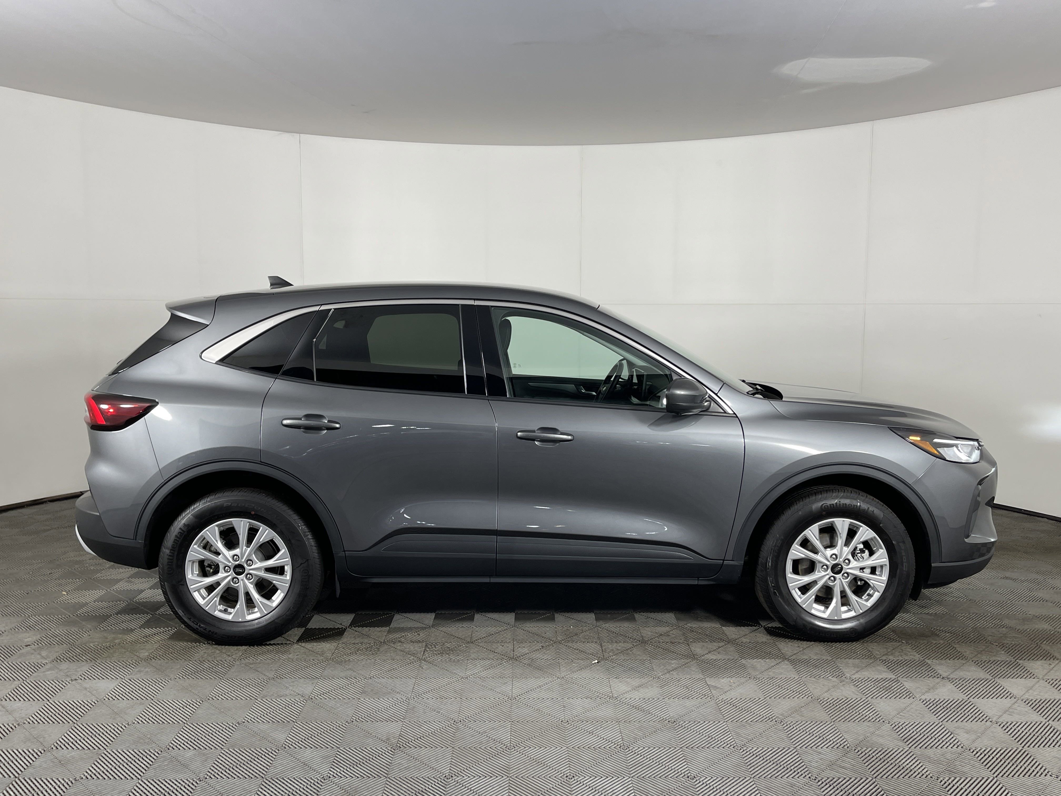 2023 Ford Escape Active photo 2