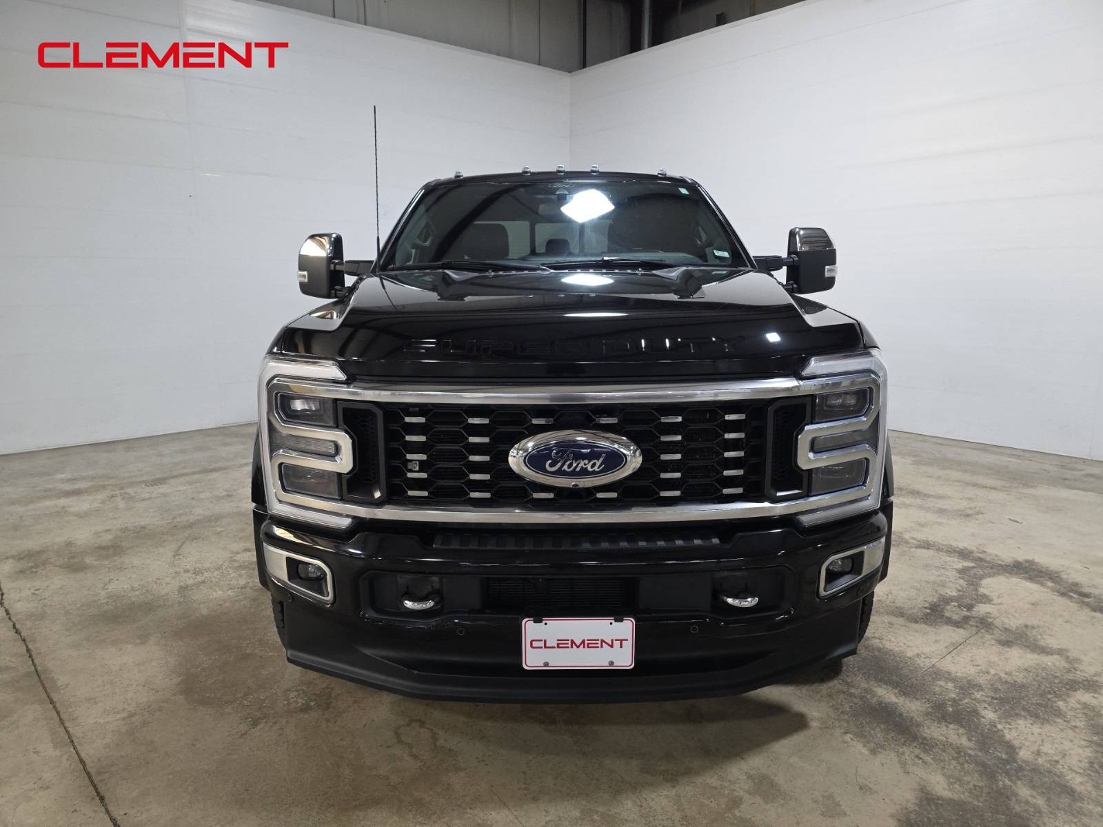 2023 Ford F-450 Platinum photo 2