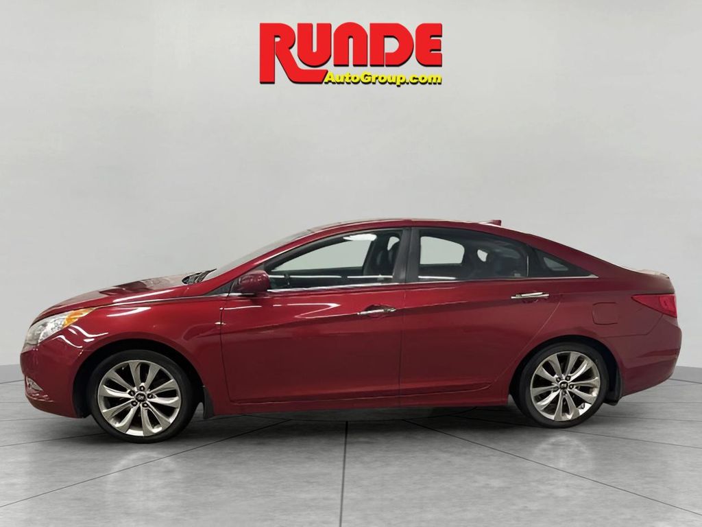 Used 2012 Hyundai Sonata SE with VIN 5NPEC4AC7CH402375 for sale in Manchester, IA
