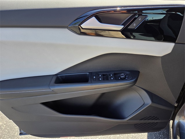 2025 Volkswagen Taos S photo 7