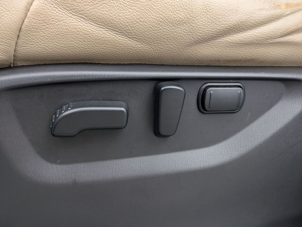 2022 Nissan Armada SL photo 13