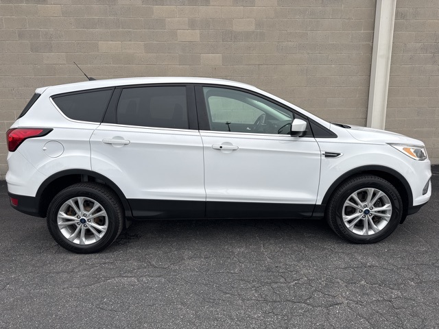 2019 Ford Escape SE photo 2