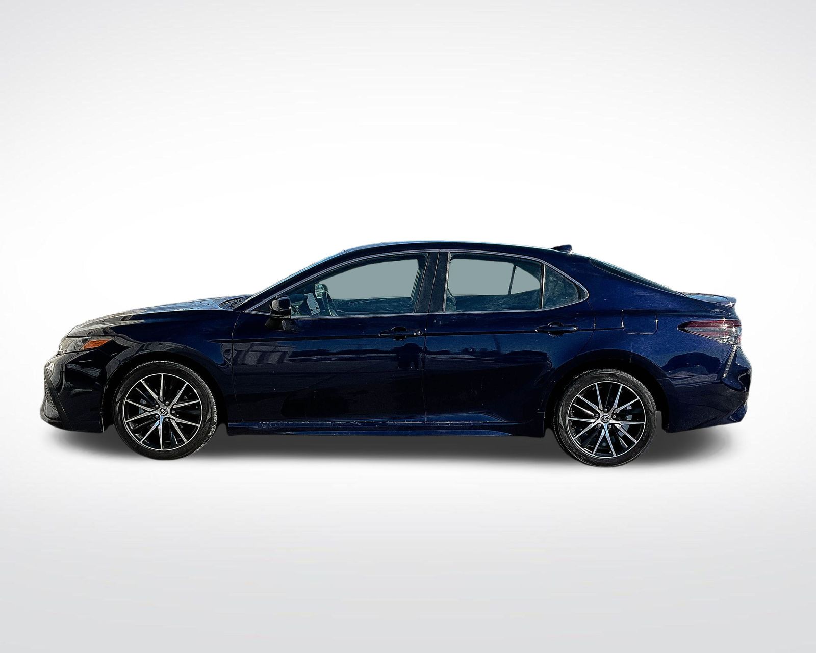 2022 Toyota Camry SE photo 8