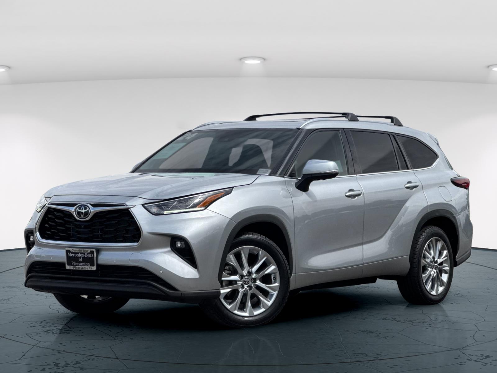 2024 Toyota Highlander Limited photo 2