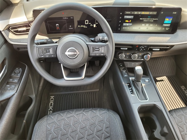 2025 Nissan Kicks SV photo 13