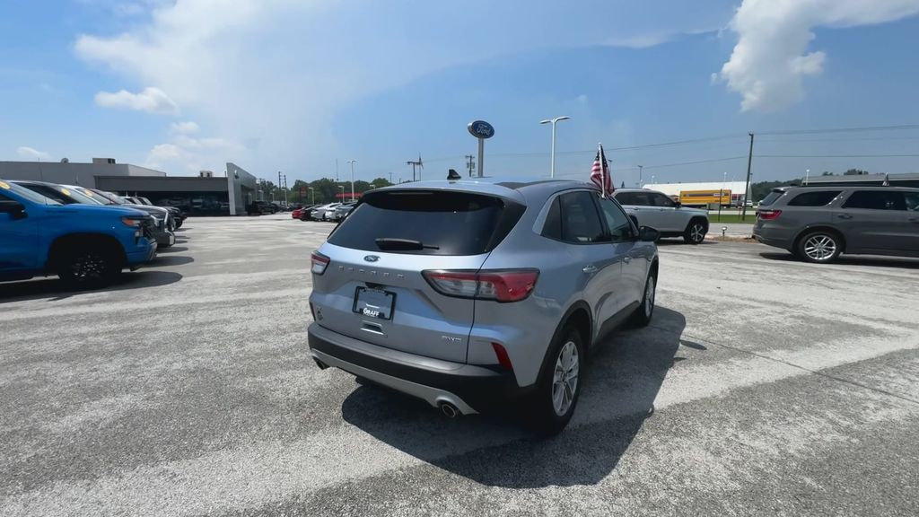 2022 Ford Escape SE photo 8