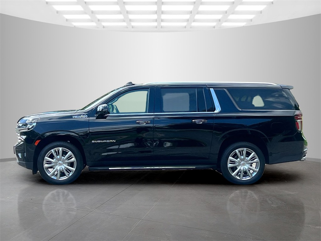 2021 Chevrolet Suburban High Country photo 3