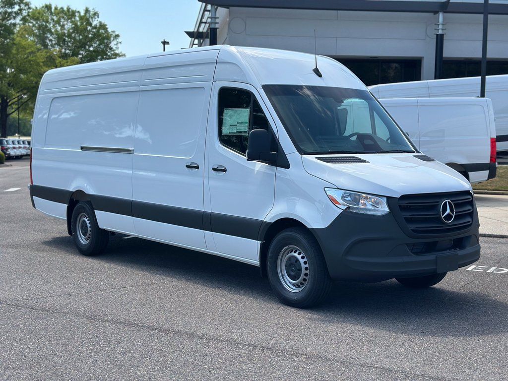 2025 Mercedes-Benz Sprinter Cargo Van Base's photo