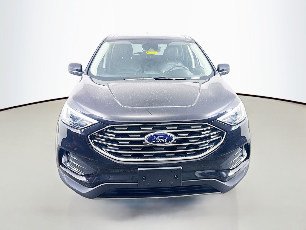 2022 Ford Edge SEL photo 2