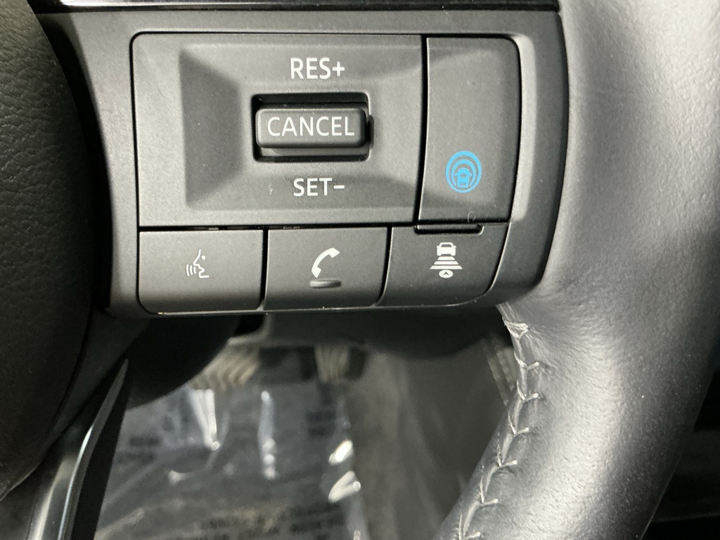 2023 Nissan Rogue SL photo 17