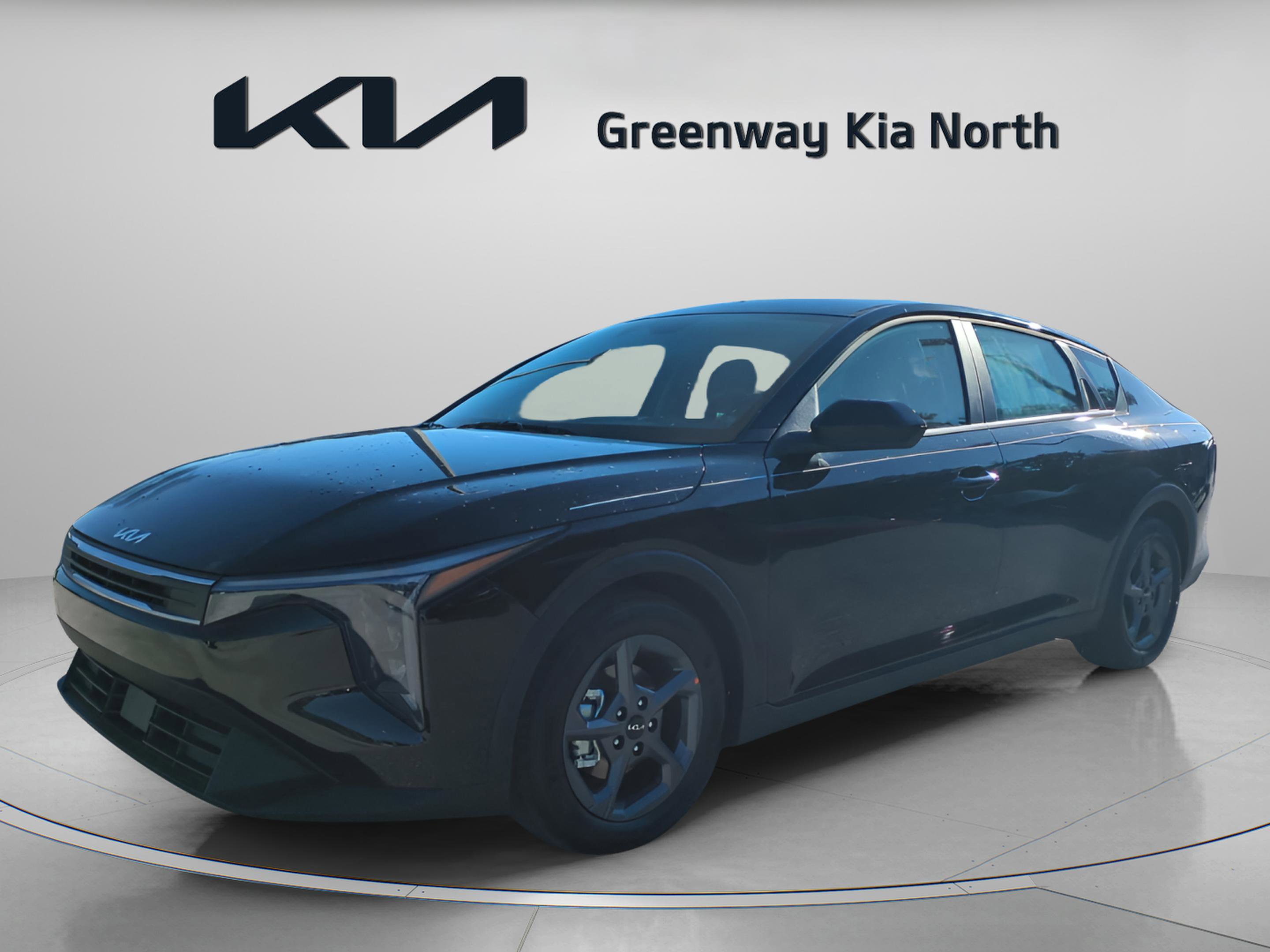 2025 Kia K4 LXS photo 2