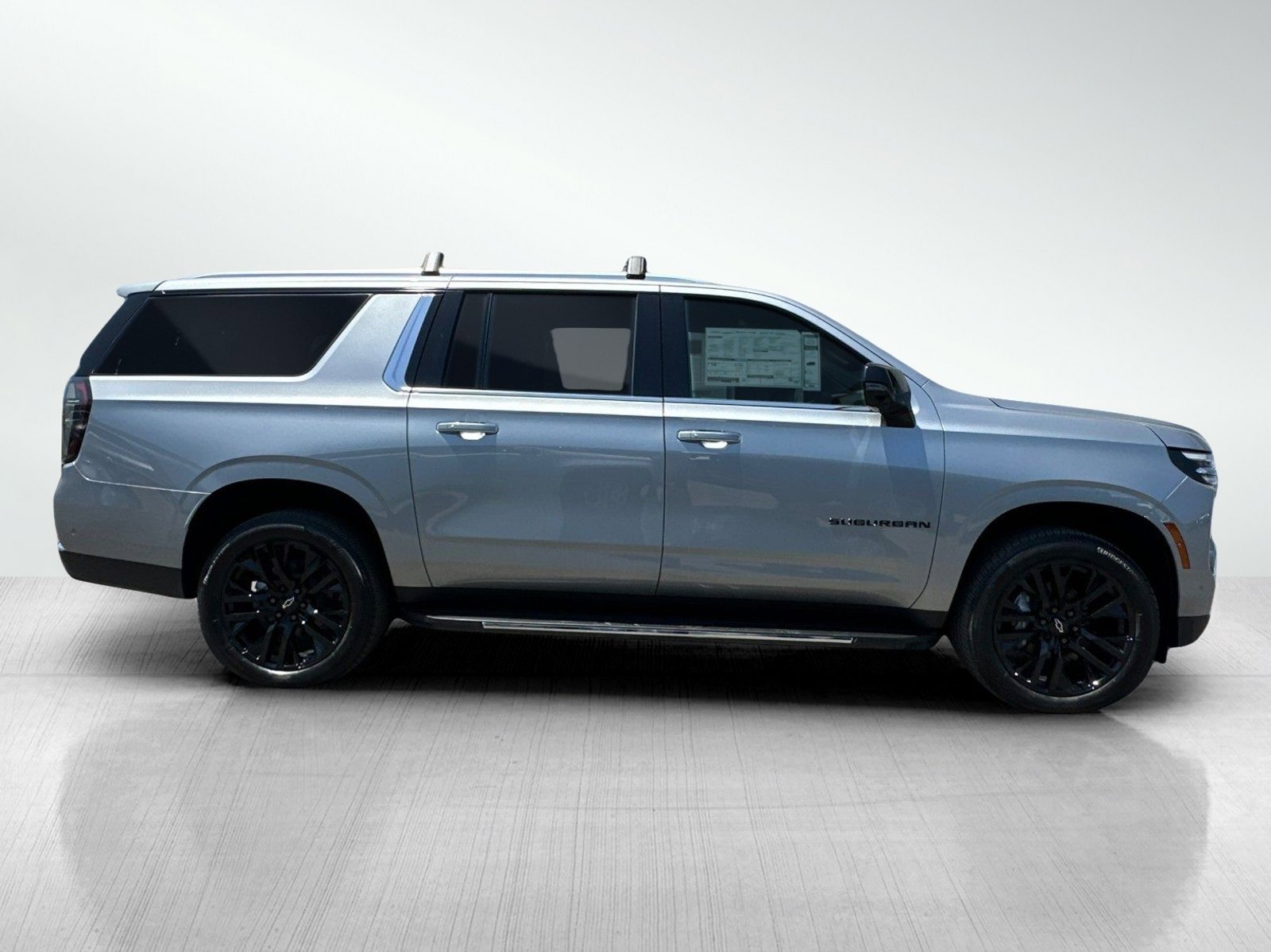 2025 Chevrolet Suburban Premier photo 3