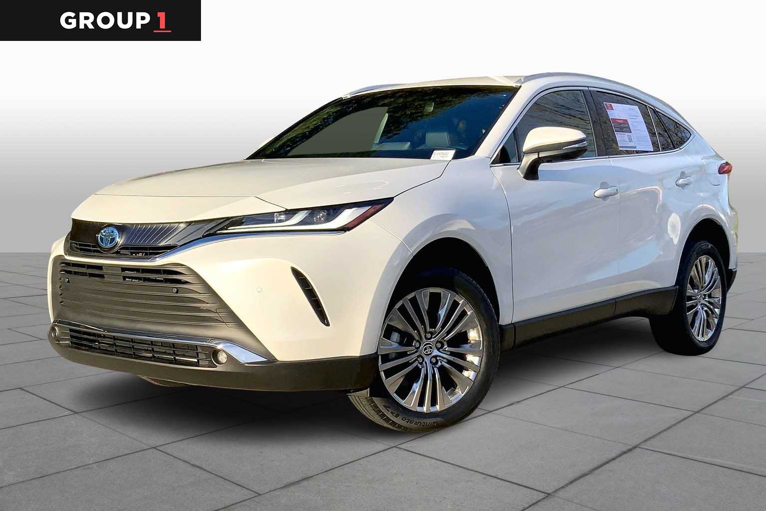 2024 Toyota Venza XLE's photo