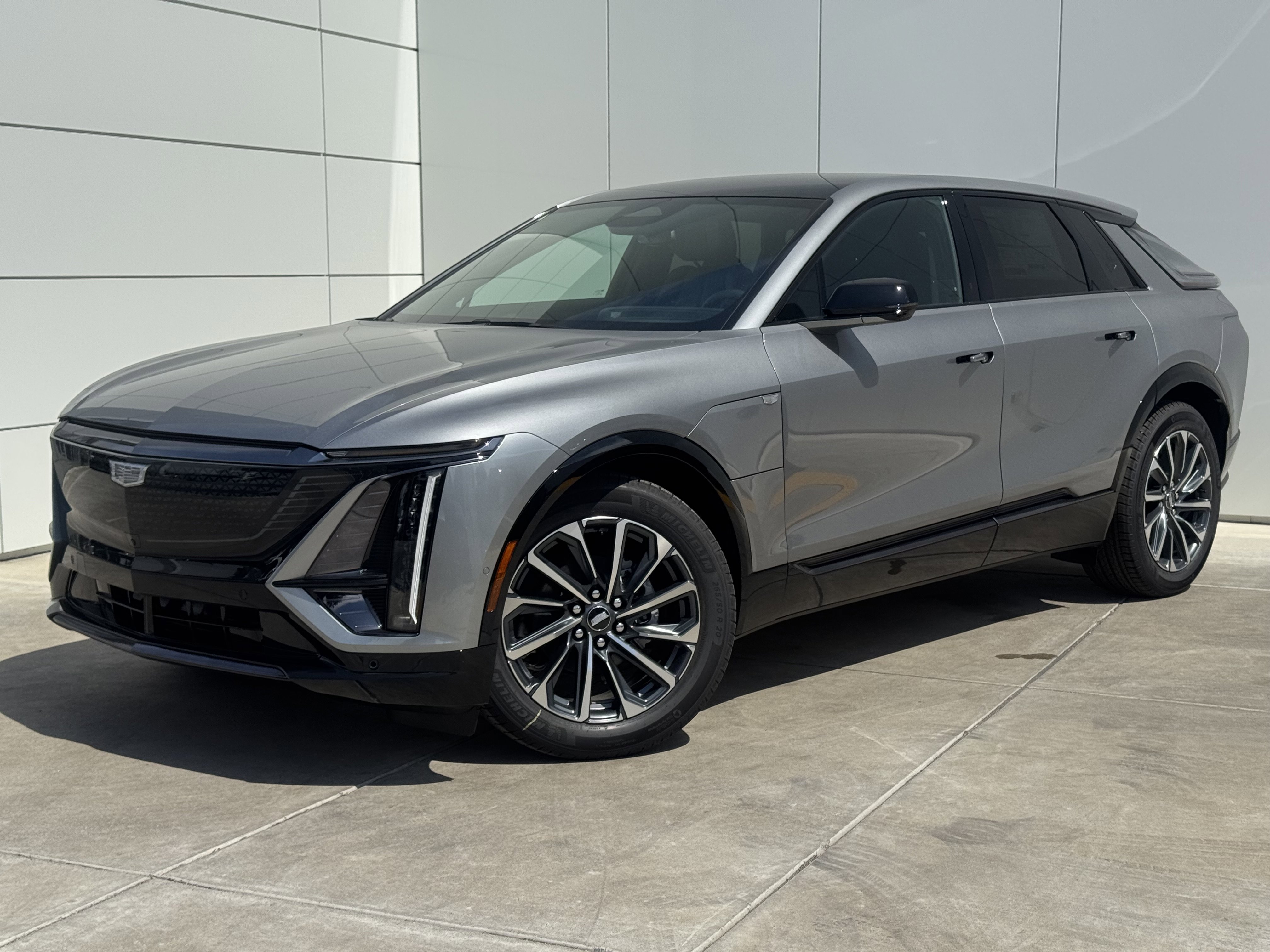2025 Cadillac Lyriq Sport photo 2