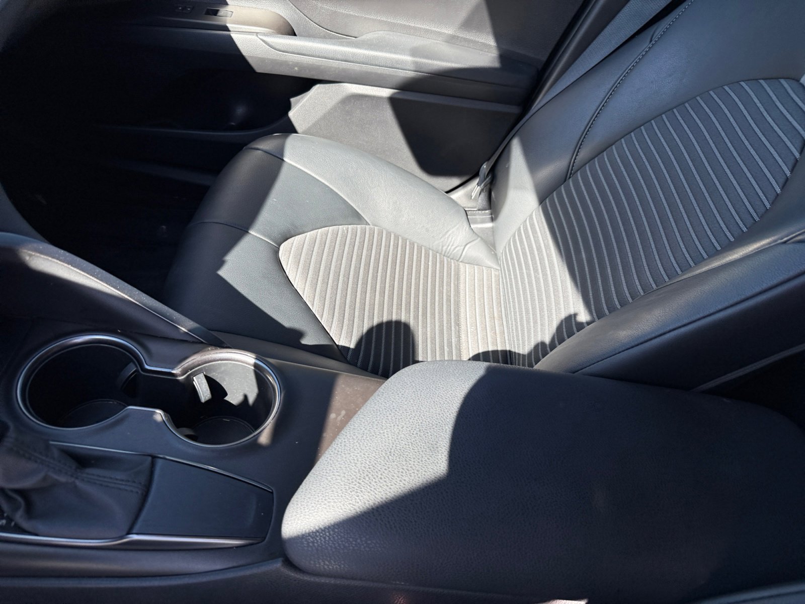 2021 Toyota Camry SE photo 14